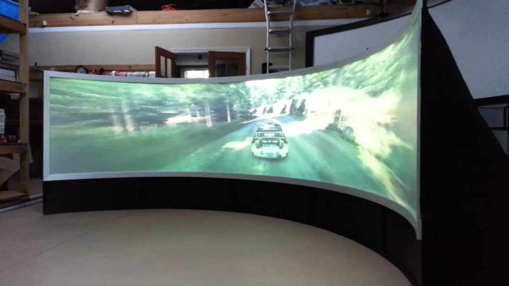 Does Curved Screen Projection Require a Special Projector