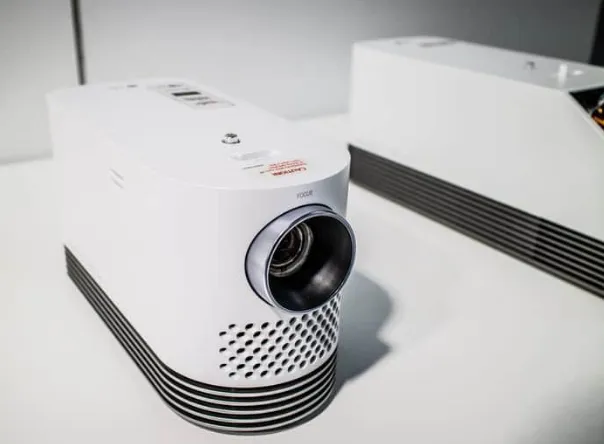 How To Focus Sony Projector?